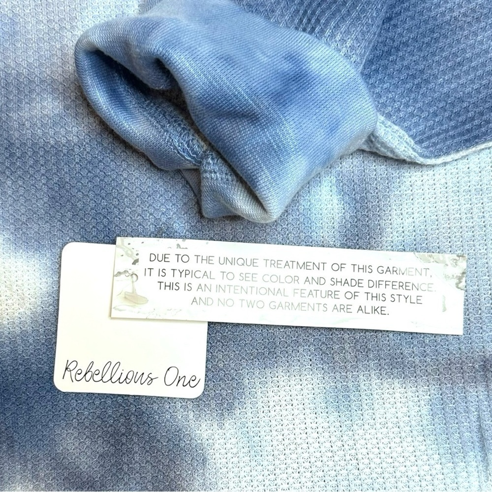 REBELLIOUS ONE Juniors/Womens 1X Blue & White Tie Dye Long Sleeve Shirt - Picture 4 of 8